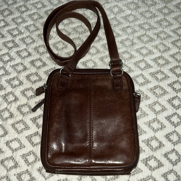 Crossbody fossil leather purse. Great condition! - Picture 2 of 5